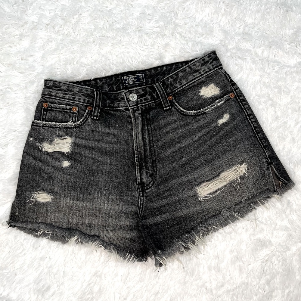 NWOT Abercrombie & Fitch High Rise Black Denim Shorts Size 26/2